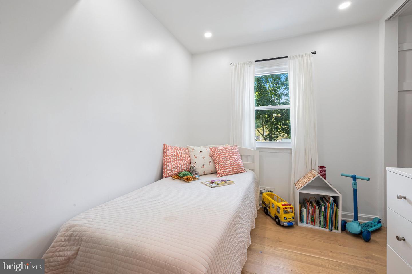 4100 Spruell Dr, Kensington, MD 20895 &mdash; Photo 12